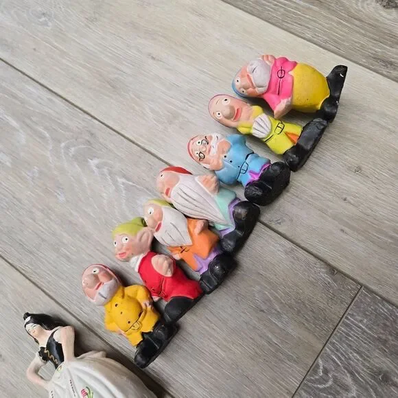 Snow White & The Seven Dwarfs Collection Of Ceramic Hand Painted Figures Vintage